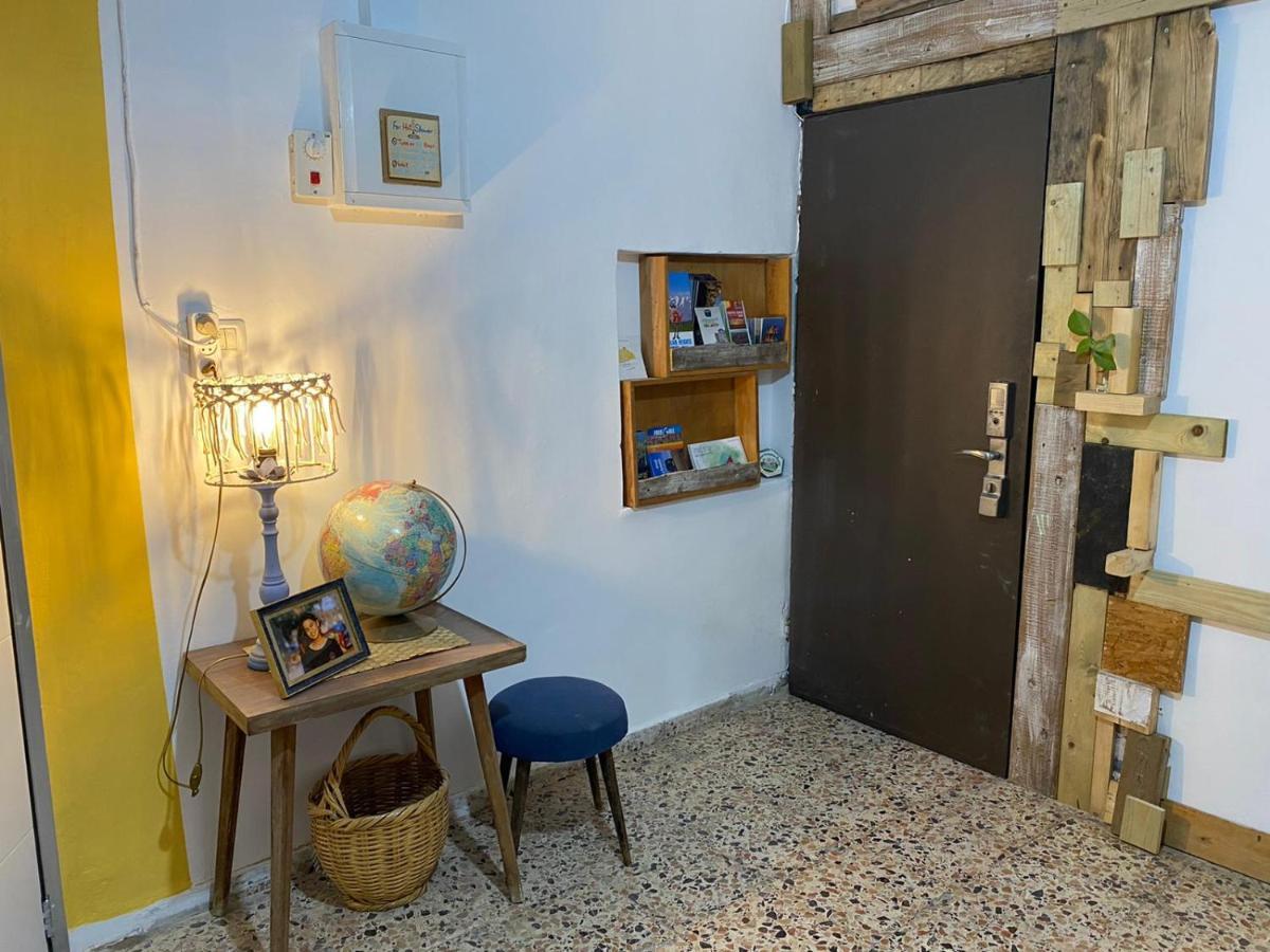Juha'S Guesthouse - Zarqa Bay Jisr ez Zarqa Exteriör bild