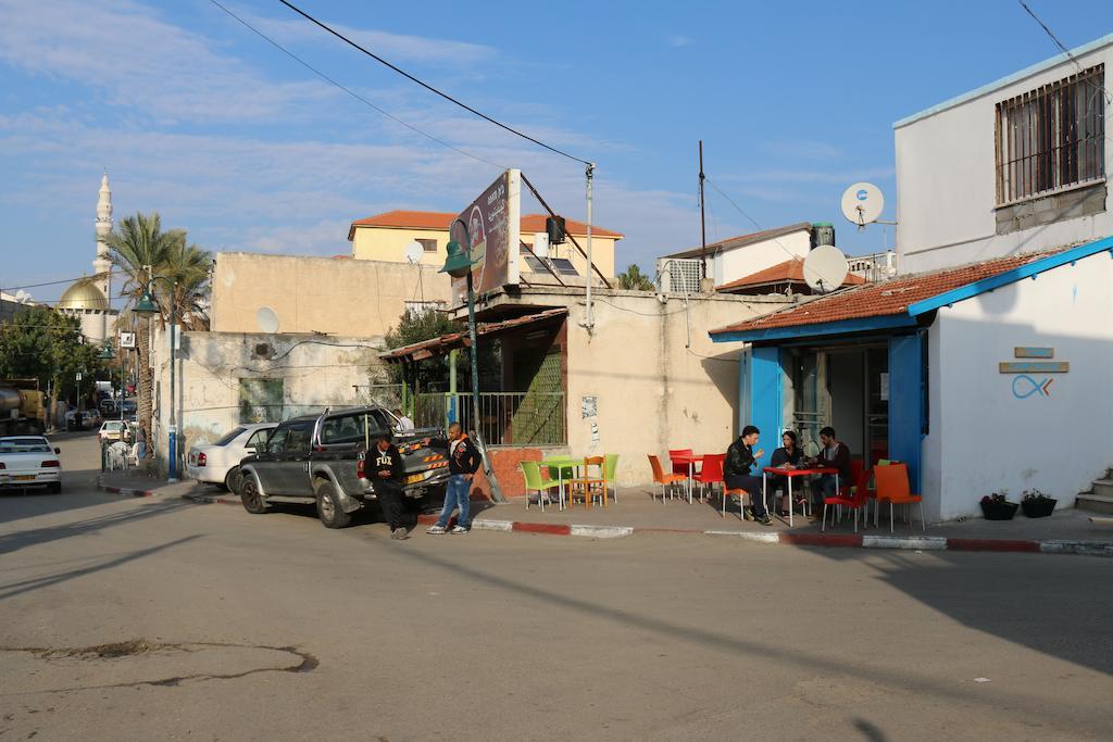 Juha'S Guesthouse - Zarqa Bay Jisr ez Zarqa Exteriör bild